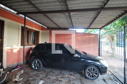 Área externa de casa à venda com 2 quartos, 120m² em São José, Canoas