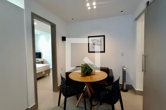 Sala de apartamento para alugar com 2 quartos, 55m² em Ipanema, Rio de Janeiro