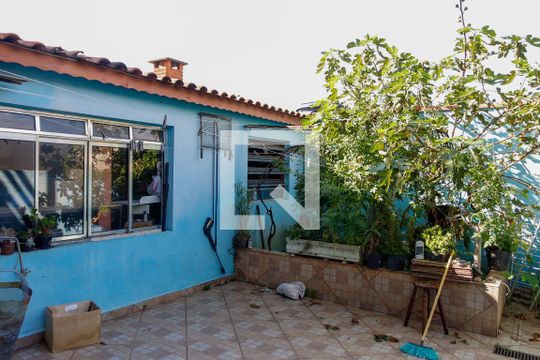 Área comum de casa à venda com 3 quartos, 320m² em Km 18, Osasco