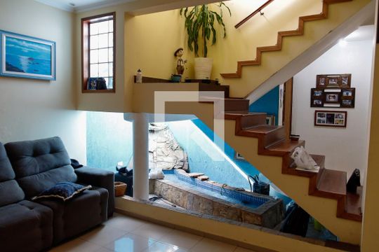 Casa à venda com 3 quartos, 320m² em Km 18, Osasco