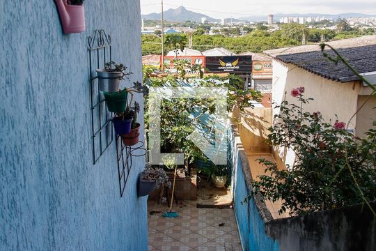 Área comum de casa à venda com 3 quartos, 320m² em Km 18, Osasco