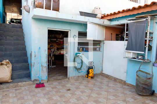 Área comum de casa à venda com 3 quartos, 320m² em Km 18, Osasco