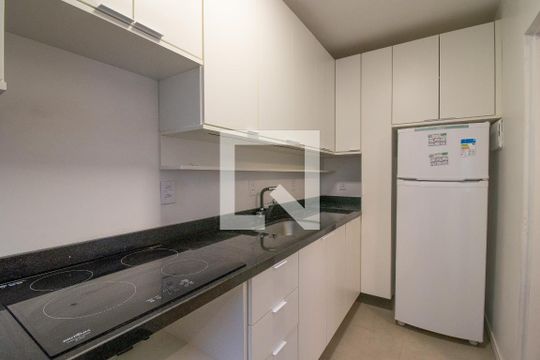Cozinha de apartamento à venda com 2 quartos, 64m² em Jardim Itu, Porto Alegre