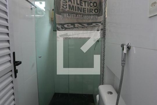 Banheiro de casa à venda com 2 quartos, 100m² em Industrial, Contagem
