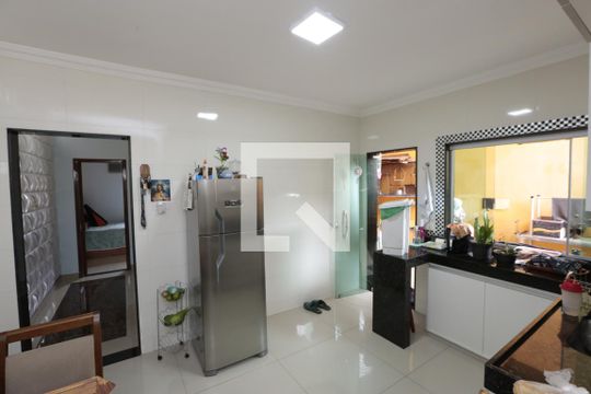 Cozinha de casa à venda com 2 quartos, 100m² em Industrial, Contagem