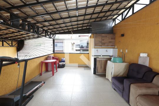 Terraço de casa à venda com 2 quartos, 100m² em Industrial, Contagem