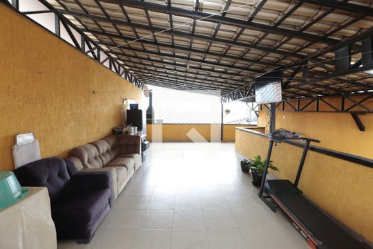 Terraço de casa à venda com 2 quartos, 100m² em Industrial, Contagem