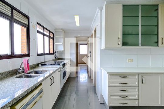 Cozinha de apartamento à venda com 6 quartos, 218m² em Vila Mariana, São Paulo