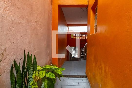 Corredor Lateral de casa à venda com 3 quartos, 160m² em Jardim Trieste, São Bernardo do Campo