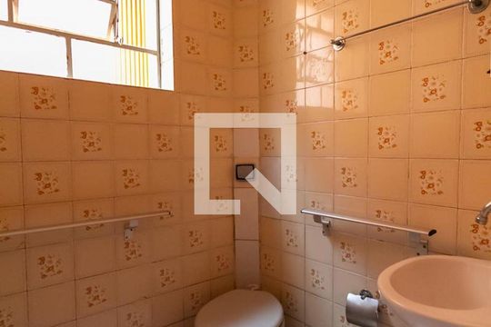 Banheiro 1 de casa à venda com 3 quartos, 160m² em Jardim Trieste, São Bernardo do Campo