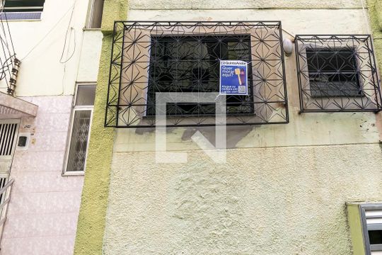 Fachada do imóvel de apartamento para alugar com 1 quarto, 50m² em Parada de Lucas, Rio de Janeiro