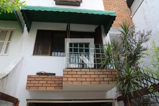 Fachada de casa à venda com 3 quartos, 200m² em Jardim Avelino, São Paulo