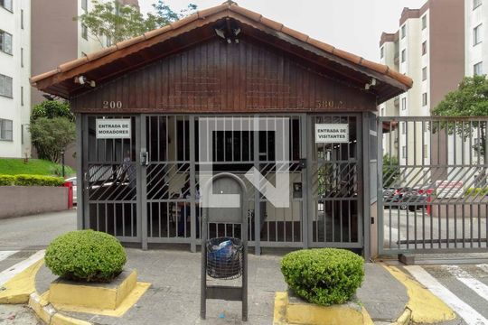 Fachada de apartamento para alugar com 2 quartos, 60m² em Bandeiras, Osasco
