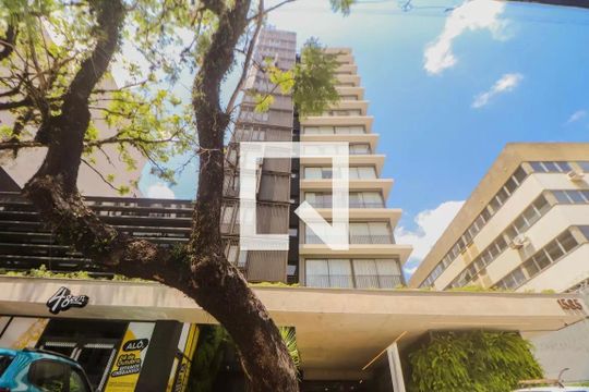 Fachada de apartamento para alugar com 1 quarto, 24m² em Auxiliadora, Porto Alegre
