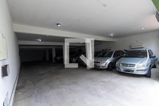 Garagem de casa de condomínio para alugar com 2 quartos, 105m² em Vila Talarico, São Paulo