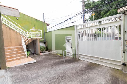 Área comum de casa de condomínio para alugar com 2 quartos, 105m² em Vila Talarico, São Paulo
