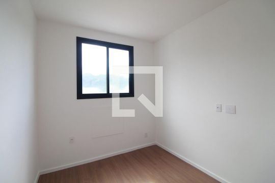Quarto 1 de apartamento para alugar com 2 quartos, 55m² em Jacarepaguá, Rio de Janeiro