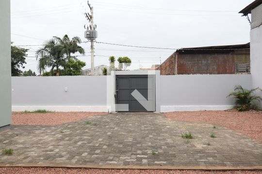 estacionamento de kitnet/studio para alugar com 1 quarto, 35m² em Santos Dumont, São Leopoldo