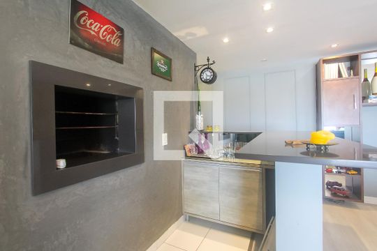 Cozinha de apartamento à venda com 2 quartos, 84m² em São Geraldo, Porto Alegre