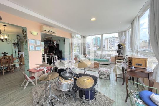 Cobertura de apartamento para alugar com 3 quartos, 300m² em Petrópolis, Porto Alegre