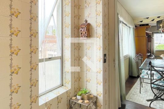 Lavabo de apartamento para alugar com 3 quartos, 300m² em Petrópolis, Porto Alegre