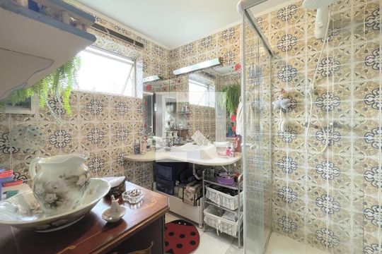 Banheiro da Suíte de apartamento para alugar com 3 quartos, 300m² em Petrópolis, Porto Alegre