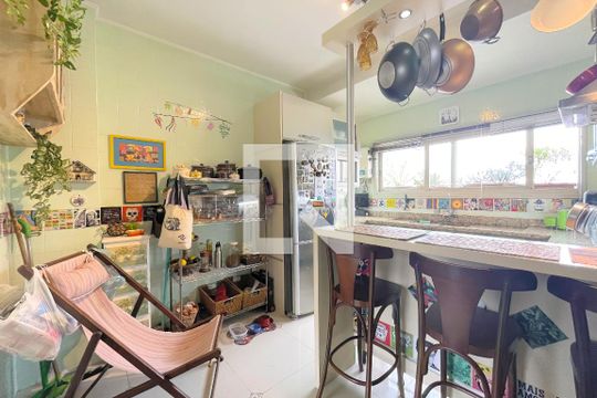 Cozinha de apartamento para alugar com 3 quartos, 300m² em Petrópolis, Porto Alegre
