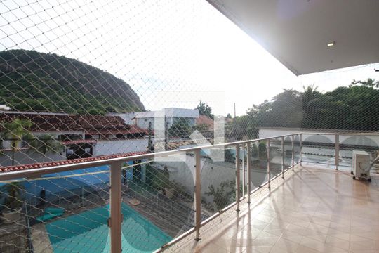 Varanda do quarto 2 / Suíte de casa de condomínio à venda com 5 quartos, 180m² em Anil, Rio de Janeiro