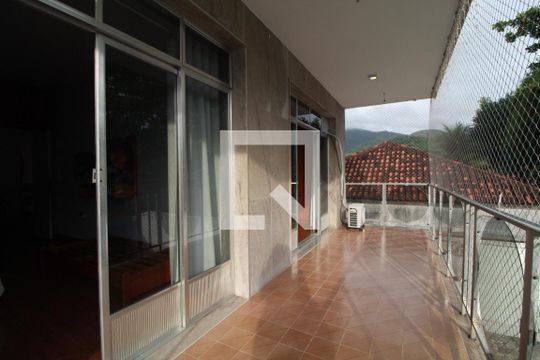 Varanda do quarto 2 / Suíte de casa de condomínio à venda com 5 quartos, 180m² em Anil, Rio de Janeiro
