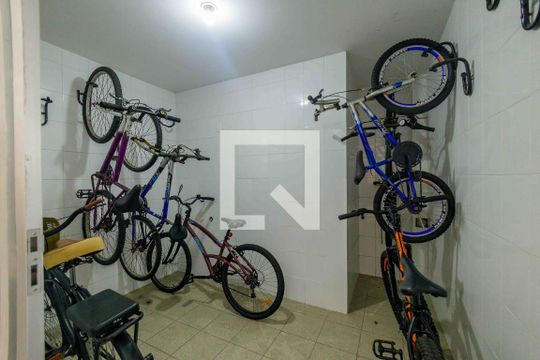 Área Comum Bicicletário de apartamento para alugar com 2 quartos, 180m² em Recreio dos Bandeirantes, Rio de Janeiro