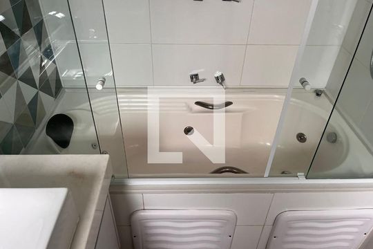 Suíte 01 - Banheiro de apartamento à venda com 3 quartos, 190m² em Perdizes, São Paulo