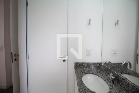 Banheiro da Suite 1 de apartamento para alugar com 2 quartos, 68m² em Ipiranga, São Paulo