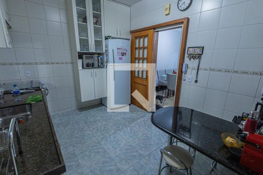 Cozinha de apartamento à venda com 3 quartos, 118m² em São João Batista, Belo Horizonte