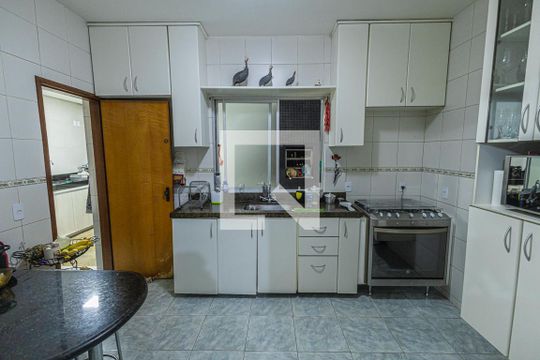 Cozinha de apartamento à venda com 3 quartos, 118m² em São João Batista, Belo Horizonte