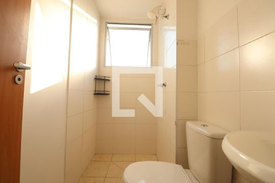 Bannheiro de apartamento à venda com 2 quartos, 48m² em São José, Canoas
