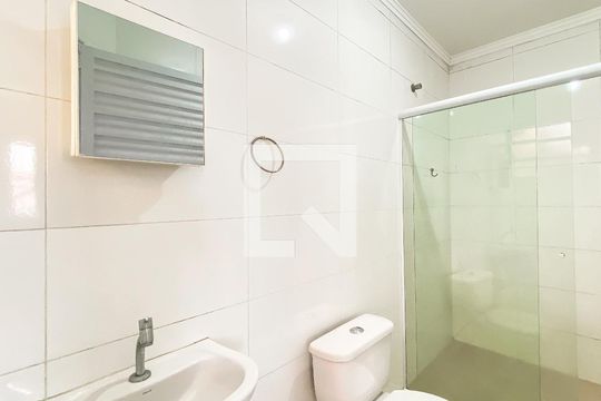Banheiro  de apartamento para alugar com 1 quarto, 35m² em Vila Silvia, São Paulo