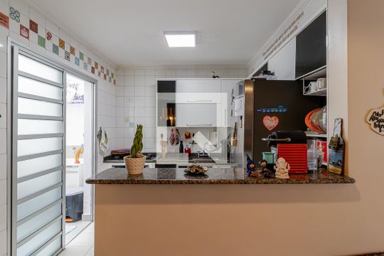 Cozinha de casa de condomínio à venda com 3 quartos, 140m² em Vila das Mercês, São Paulo