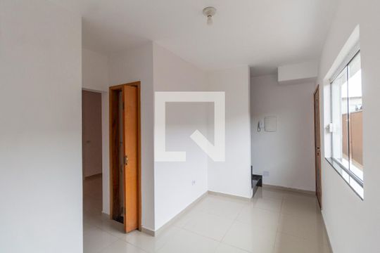 Sala  de casa de condomínio para alugar com 2 quartos, 65m² em Vila Pierina, São Paulo