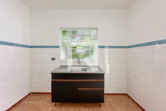 Cozinha de casa para alugar com 1 quarto, 60m² em Vila Romana, São Paulo