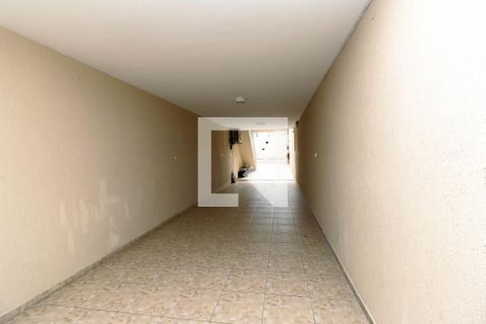 Garagem de casa para alugar com 3 quartos, 220m² em Vila Guilhermina, São Paulo