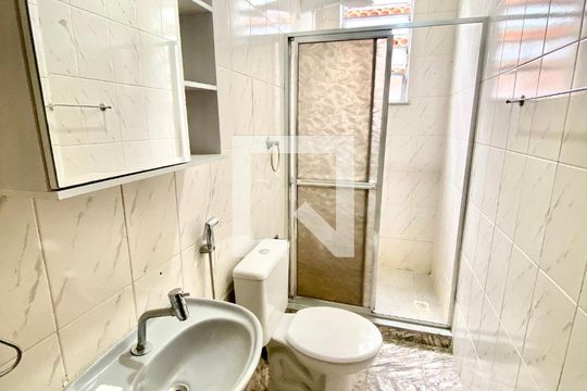 Banheiro de apartamento para alugar com 2 quartos, 62m² em Maria da Graça, Rio de Janeiro