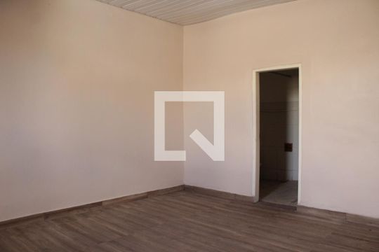 Quarto de casa à venda com 1 quarto, 300m² em Parque Sevilha, São Paulo