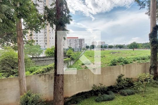 Vista de apartamento para alugar com 2 quartos, 45m² em Vila Arriete, São Paulo