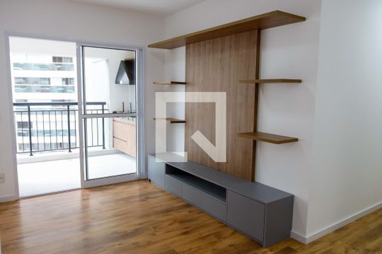 Sala de apartamento para alugar com 2 quartos, 67m² em Centro, Osasco