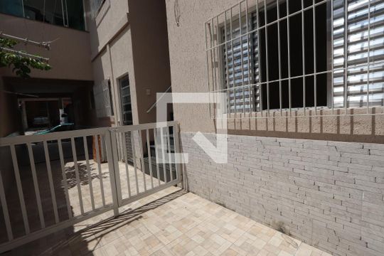 Quintal de casa para alugar com 1 quarto, 38m² em Jardim Paraguaçu, São Paulo