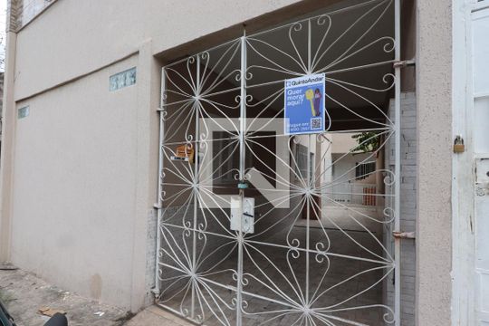 Portão de casa para alugar com 1 quarto, 38m² em Jardim Paraguaçu, São Paulo