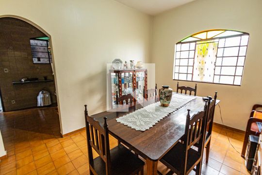 Copa de casa para alugar com 5 quartos, 437m² em Parque São Pedro (venda Nova), Belo Horizonte