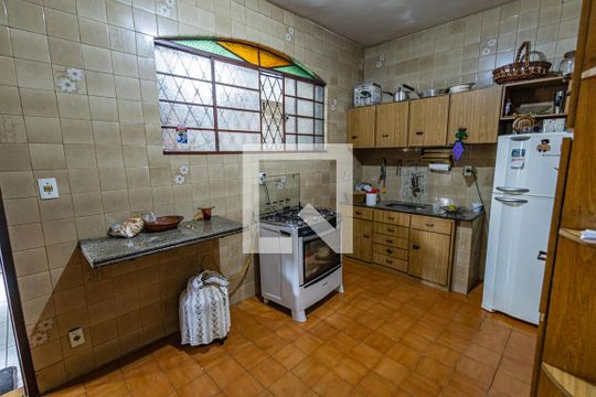 Cozinha de casa para alugar com 5 quartos, 437m² em Parque São Pedro (venda Nova), Belo Horizonte