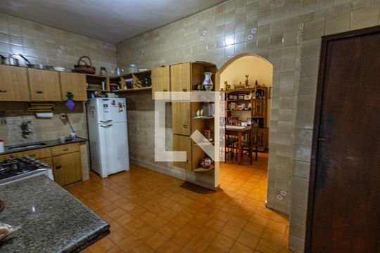 Cozinha de casa para alugar com 5 quartos, 437m² em Parque São Pedro (venda Nova), Belo Horizonte