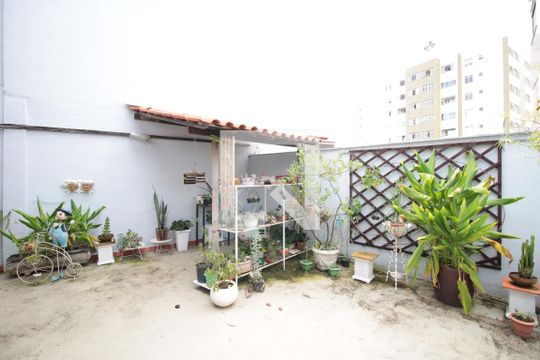 Quintal de casa à venda com 5 quartos, 332m² em Planalto, Belo Horizonte